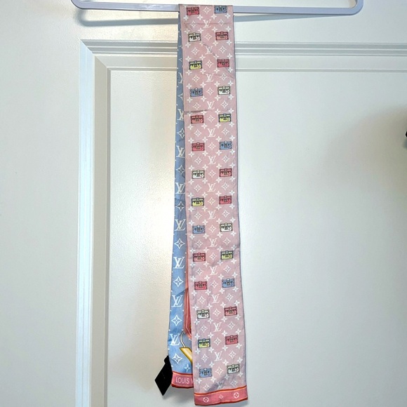 Louis Vuitton Bandana - Picture 1 of 9
